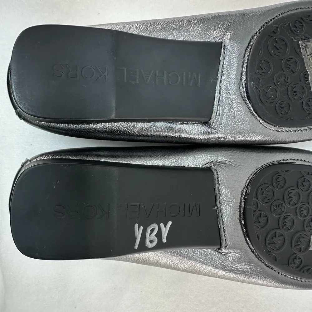 Michael Kors Women's Metallic Pewter Leather Loafers Size 7M Slip On Flats